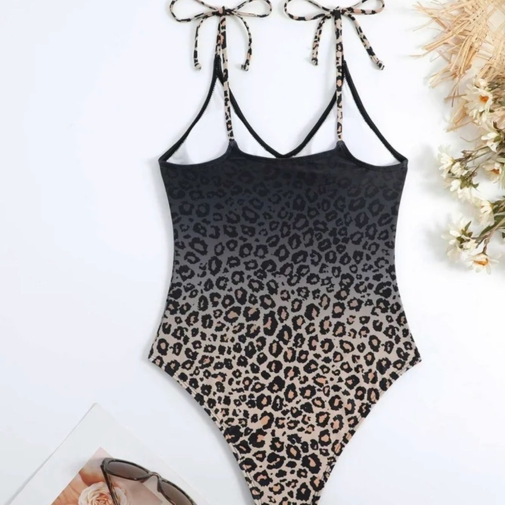 NWT fade/cheetah print/padded bra/ties at shoulder one piece swimsuit. Size L - Picture 2 of 5